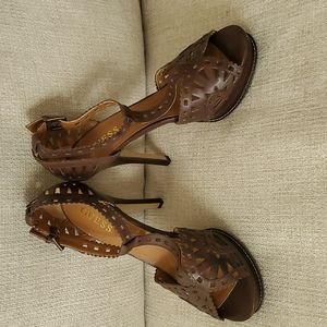 Brown Guess Woman's Heels Size 8.5